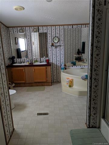 56 Fire Fly Pl, Clyde, NC 28721 photo 5