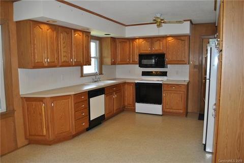 3157 10th Ave, Conover, NC 28613 photo 4
