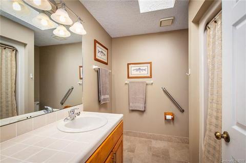 41 Devonshire Dr, Candler, NC 28715 photo 19