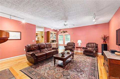 41 Devonshire Dr, Candler, NC 28715 photo 7