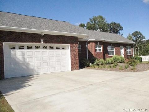 2345 Ellison Cir, Lancaster, SC 29720 photo 2
