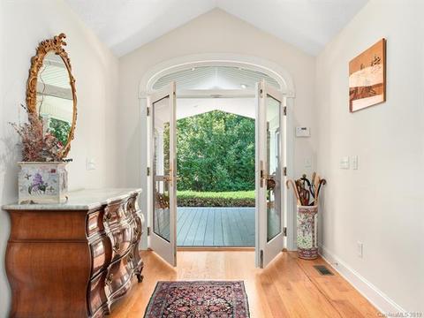 426 Summerset Dr, Clyde, NC 28721 photo 5