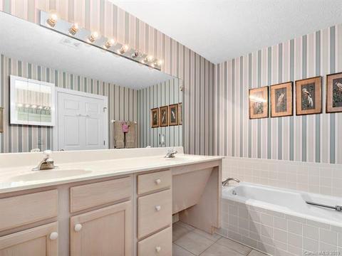 426 Summerset Dr, Clyde, NC 28721 photo 16