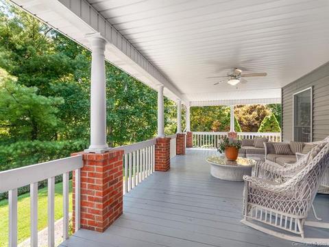 426 Summerset Dr, Clyde, NC 28721 photo 8