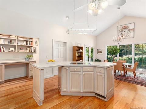 426 Summerset Dr, Clyde, NC 28721 photo 12