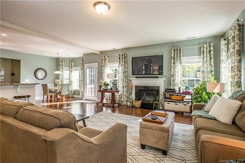 2084 Topaz Plz, Davidson, NC 28036 photo 4
