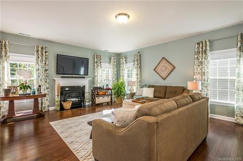 2084 Topaz Plz, Davidson, NC 28036 photo 3