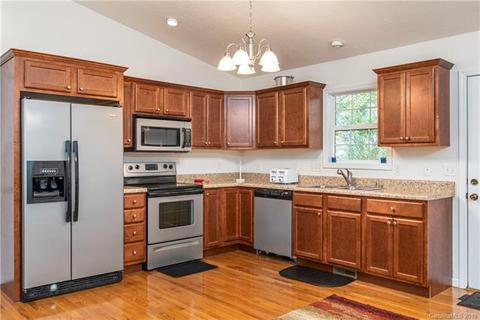 316 Maple Leaf Ln, Clyde, NC 28721 photo 8