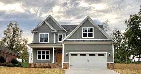 36 Divot Ct, Hickory, NC 28601 photo 1