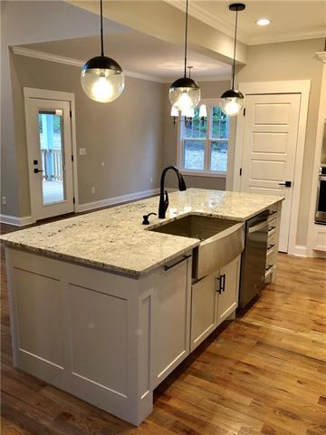 36 Divot Ct, Hickory, NC 28601 photo 4