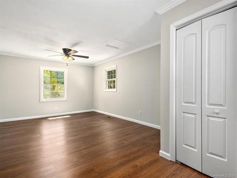 29 Chantilly Ct, Clyde, NC 28721 photo 11