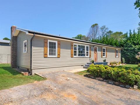 29 Chantilly Ct, Clyde, NC 28721 photo 2