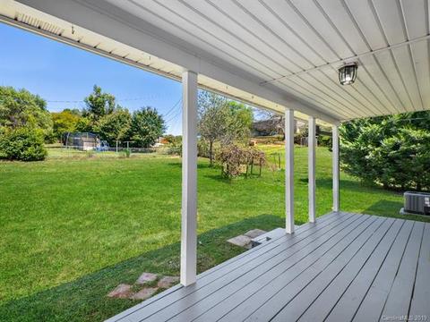 29 Chantilly Ct, Clyde, NC 28721 photo 18