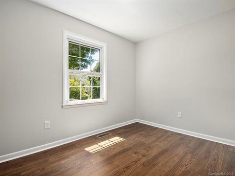 29 Chantilly Ct, Clyde, NC 28721 photo 13