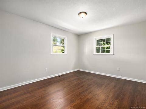 29 Chantilly Ct, Clyde, NC 28721 photo 16