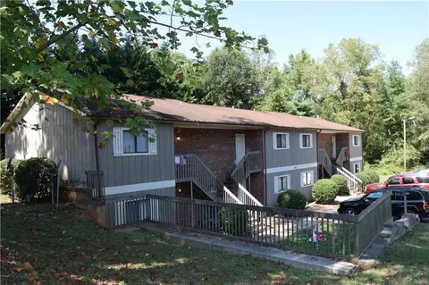 1810 2nd Nw Ave NW, Hickory, NC 28601 photo 4