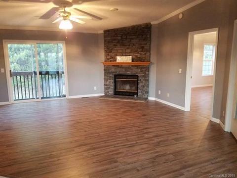 367 Old Bryan Farm Dr, Marshall, NC 28753 photo 3