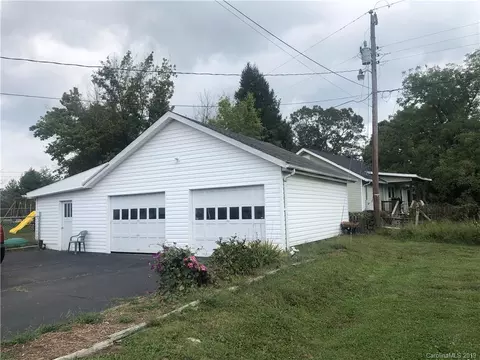 571 Summit Ave, Spruce Pine, NC 28777 photo 2