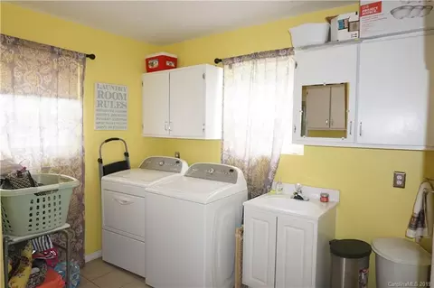 571 Summit Ave, Spruce Pine, NC 28777 photo 12