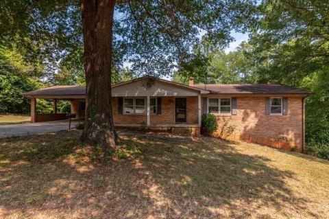 3035 34th Ave, Hickory, NC 28601 photo 2