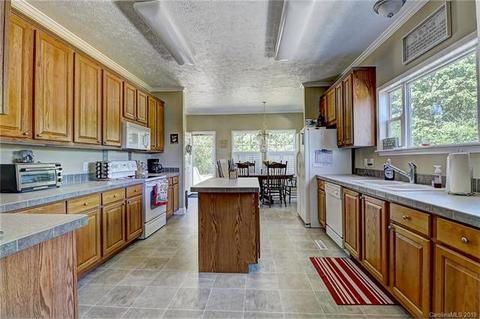 2009 Carpenters Square Rd, Crouse, NC 28033 photo 6