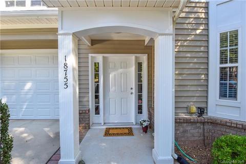 18755 Cloverstone Cir, Cornelius, NC 28031 photo 2