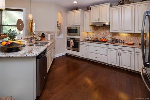 549 Daventry Ct, Clover, SC 29710 photo 5