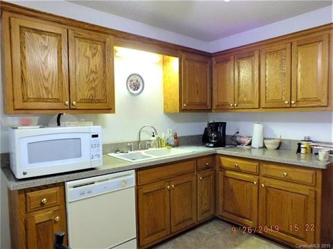 1780 Windsor Dr, Lancaster, SC 29720 photo 2