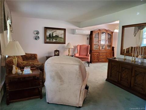 102 Willowbrook Dr, Morganton, NC 28655 photo 5