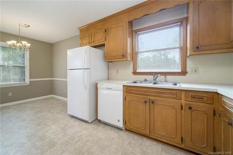 202 Community Ln, Lancaster, SC 29720 photo 4