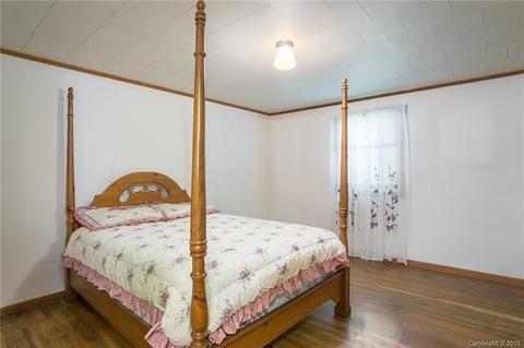 231 Fox Rd, Mars Hill, NC 28754 photo 9