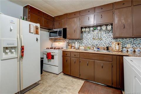 151 Dewey Ave, Canton, NC 28716 photo 9