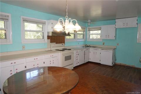96 Laurel Ave, Spruce Pine, NC 28777 photo 6