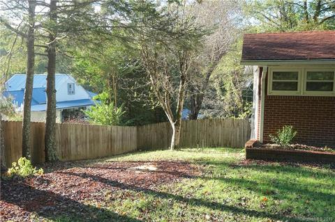 96 Laurel Ave, Spruce Pine, NC 28777 photo 3