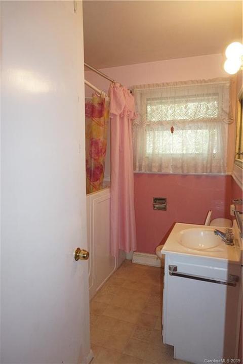 96 Laurel Ave, Spruce Pine, NC 28777 photo 10