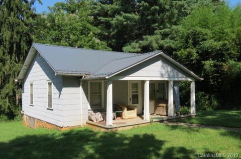 106 Knight Dr, Clyde, NC 28721 photo 1
