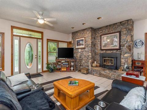 77 Dye Leaf Rd, Fairview, NC 28730 photo 5