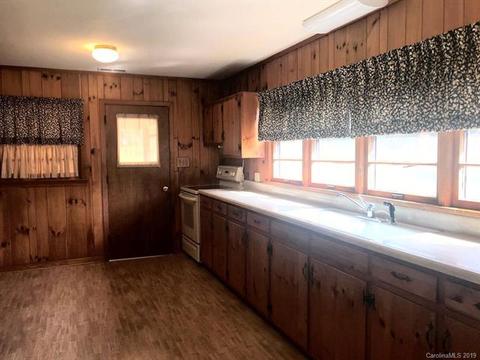 77 N Sunset Ln, Sylva, NC 28779 photo 9