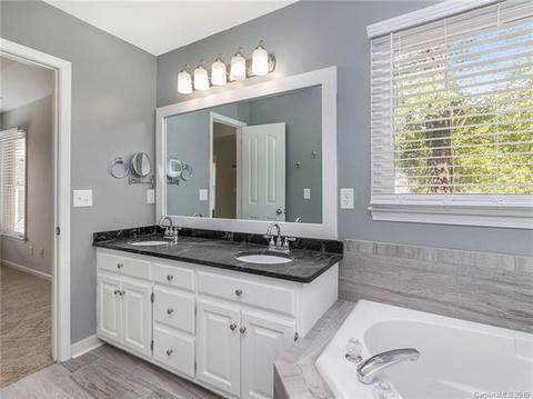 8909 Oakmoor Ct, Cornelius, NC 28031 photo 14