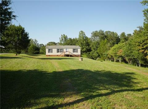 1679 Yoder Farm Rd, Hickory, NC 28602 photo 1