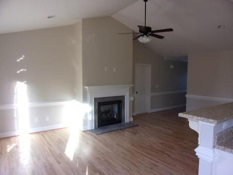 1359 Landsdowne Dr, Conover, NC 28613 photo 4