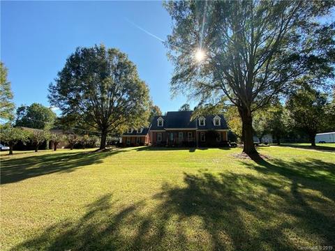 2207 Fox Hunt Dr, Monroe, NC 28110 photo 1