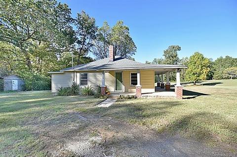 1050 Wiggins Rd, Clover, SC 29710 photo 1