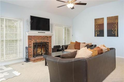 4308 Silvermere Way, Charlotte, NC 28269 photo 3