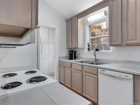 44 Mayfair Dr, Clyde, NC 28721 photo 18