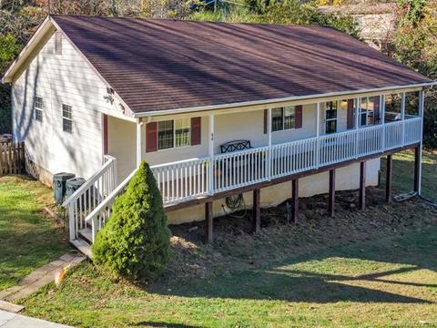 44 Mayfair Dr, Clyde, NC 28721 photo 2