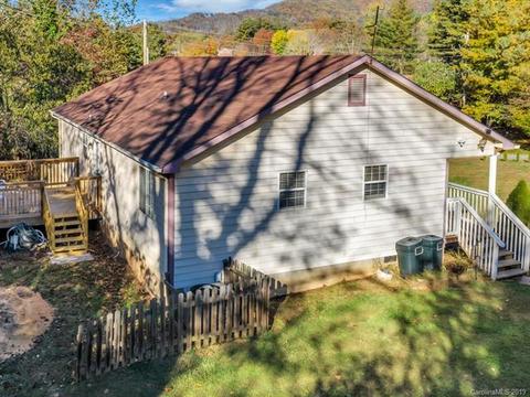44 Mayfair Dr, Clyde, NC 28721 photo 3