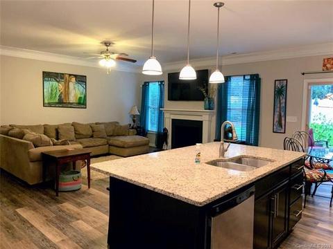 1026 Baldwin Dr, Lancaster, SC 29720 photo 2