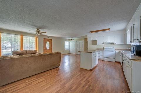 2006 Pineview Dr, Shelby, NC 28150 photo 9