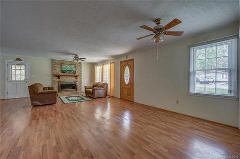 2006 Pineview Dr, Shelby, NC 28150 photo 6